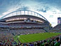 IM电竞注册-字母哥血染战袍定乾坤！雄鹿加时险胜鹈鹕，季后赛门票争夺白热化