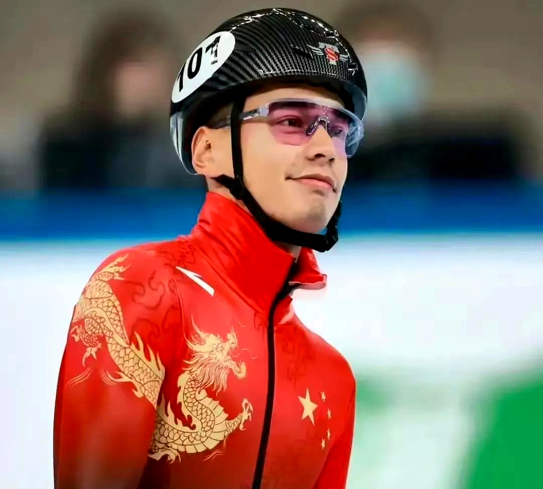 日本短道速滑选手技压群雄，实现逆袭夺得银牌的简单介绍
