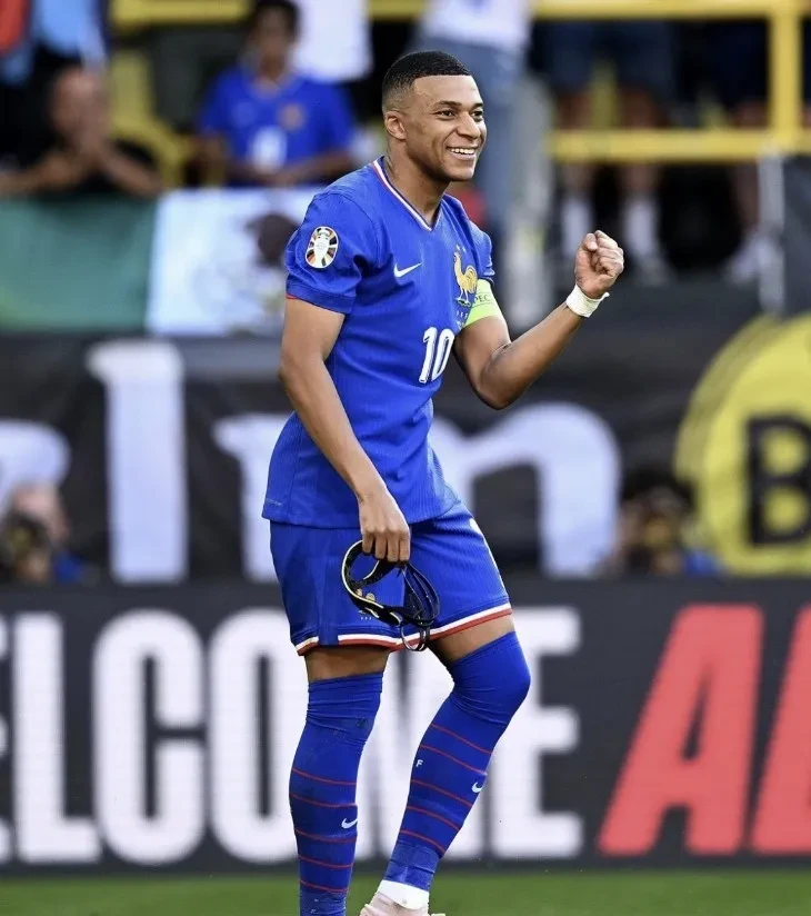 法国主力中场球员接受采访透露备战心情的简单介绍 法国主力中场球员接受采访透露备战心情的简单介绍