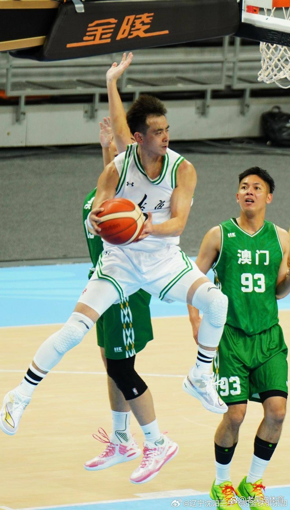 吉林男篮遭遇江苏队逆转,惨败收场 吉林男篮遭遇江苏队逆转,惨败收场